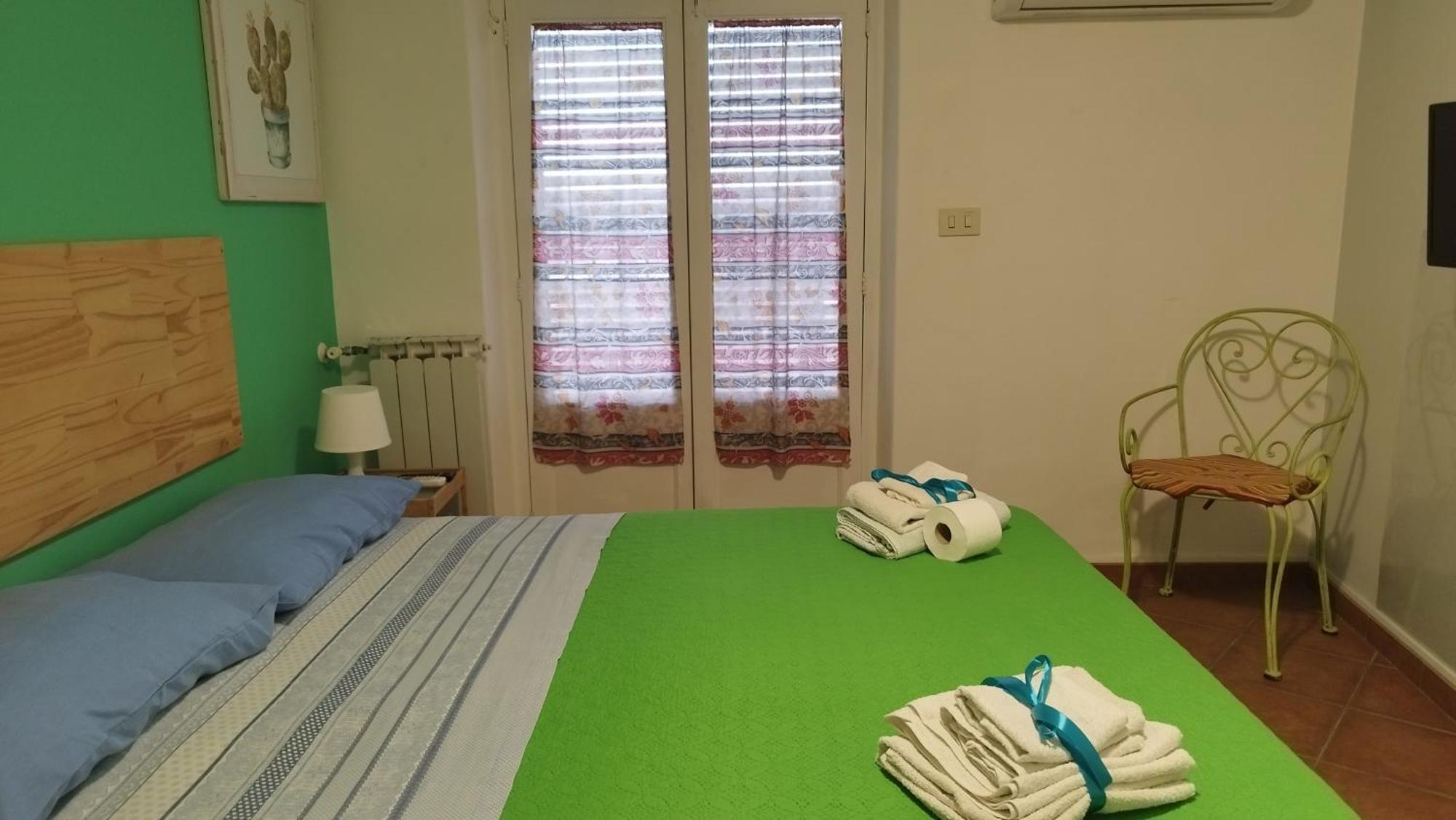 Ciuri Ciuri Apartment Ачиреале Екстериор снимка