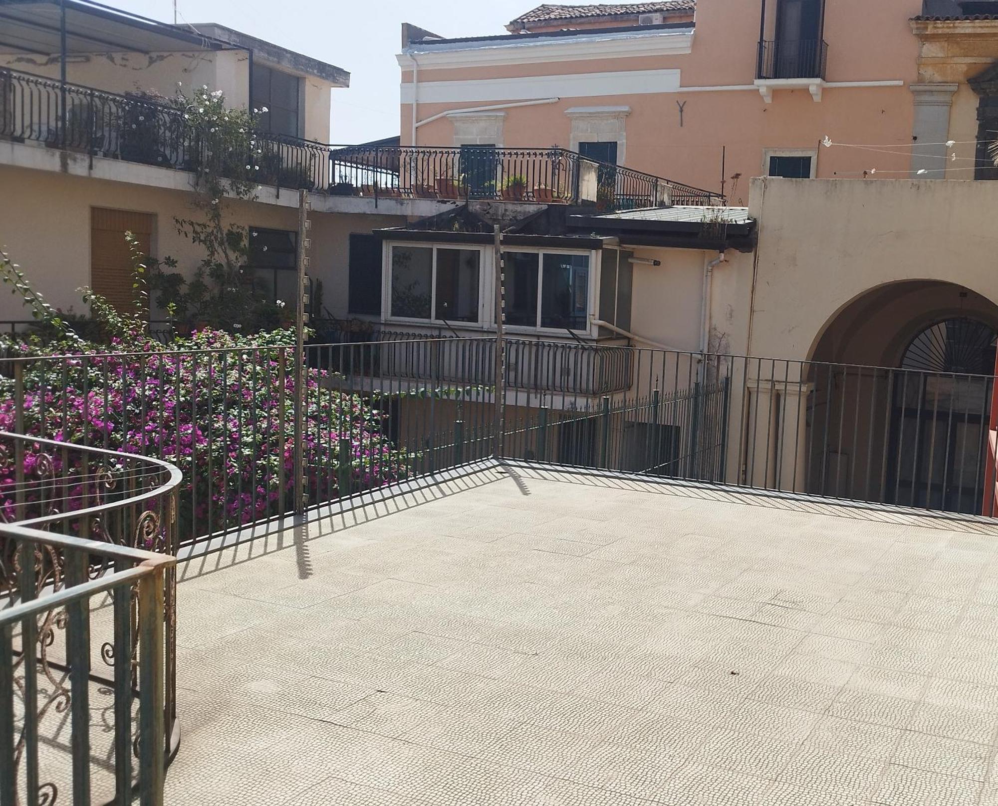 Ciuri Ciuri Apartment Ачиреале Екстериор снимка
